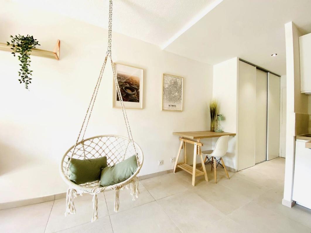 Studio Terrasse & Parking Gratuit En Residence Nimes Bagian luar foto
