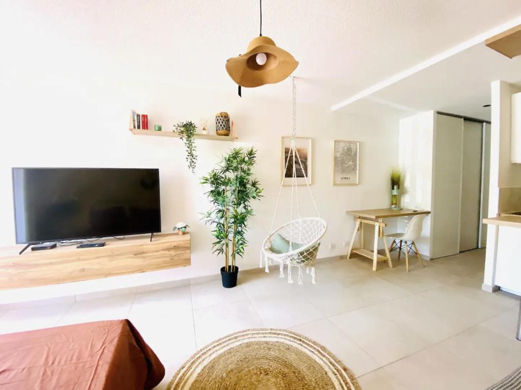 Studio Terrasse & Parking Gratuit En Residence Nimes Bagian luar foto