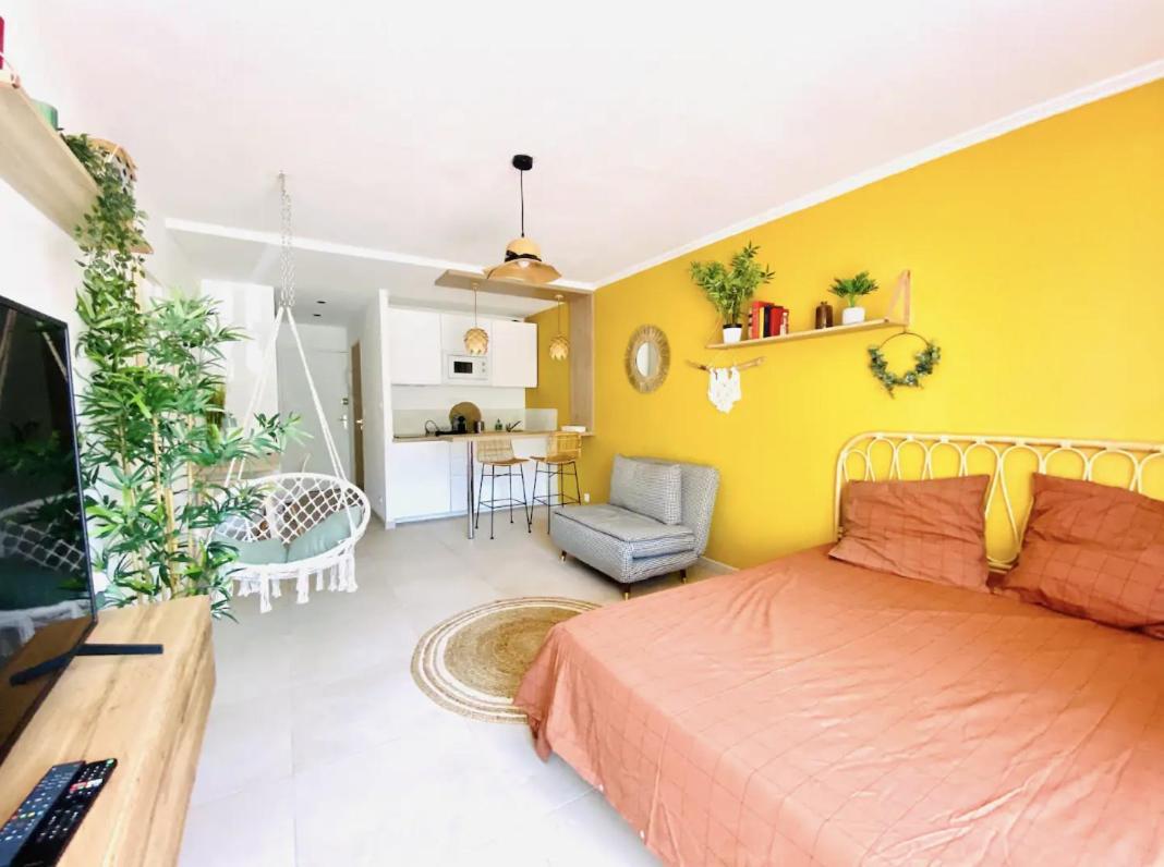 Studio Terrasse & Parking Gratuit En Residence Nimes Bagian luar foto