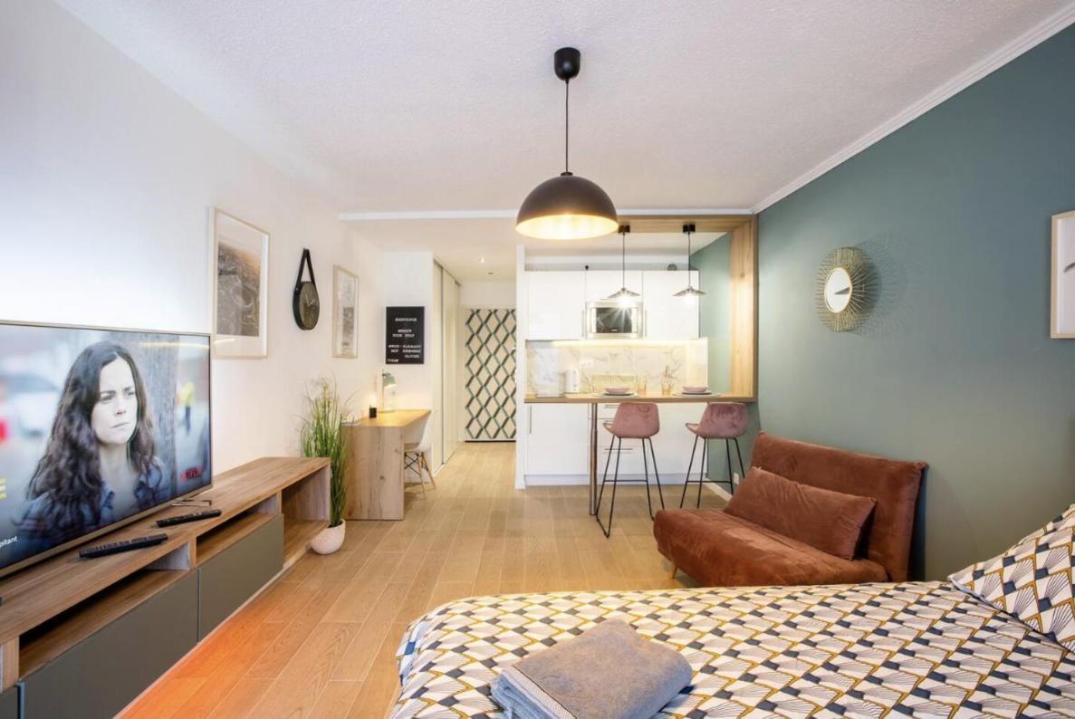 Studio Terrasse & Parking Gratuit En Residence Nimes Bagian luar foto